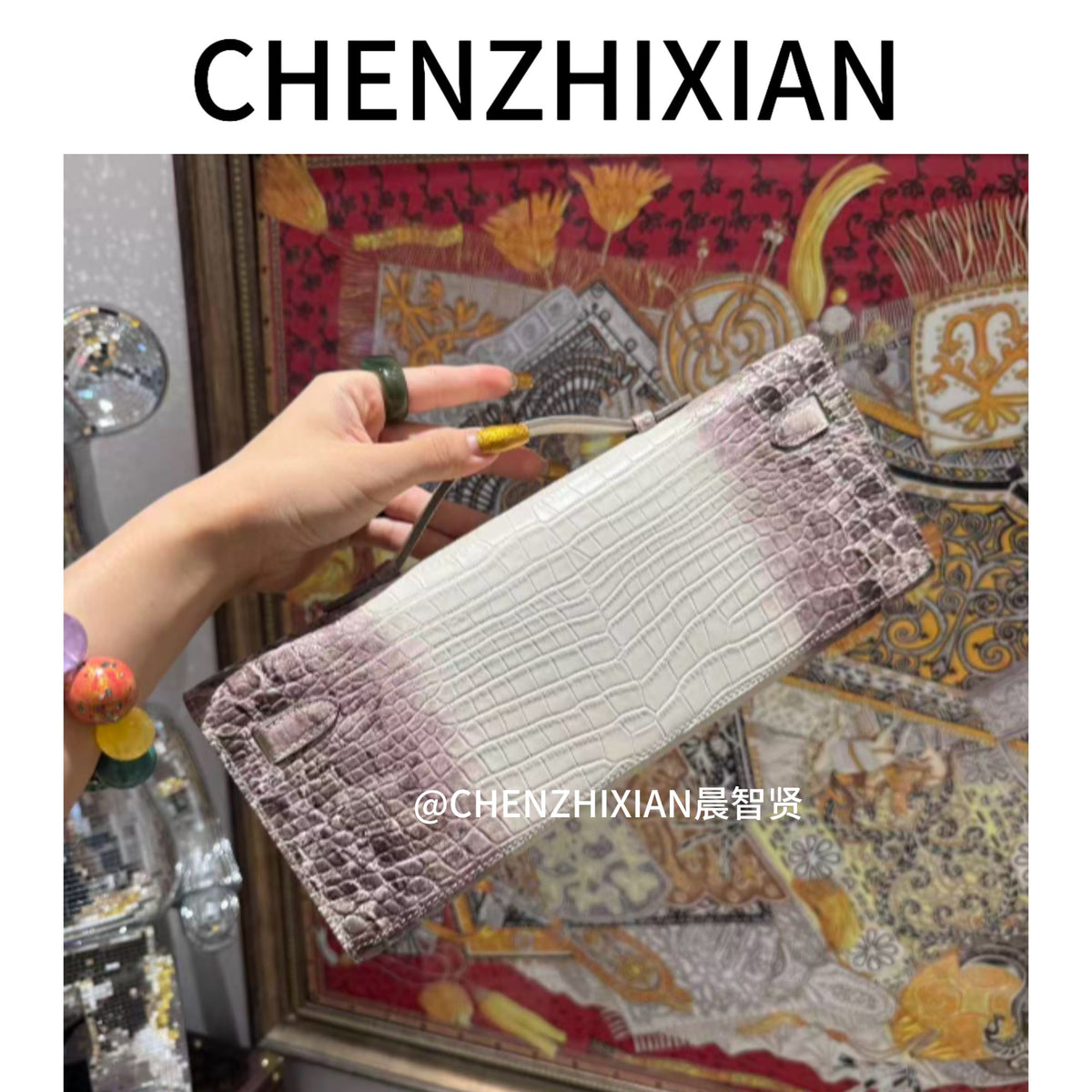 31cm crocodile-embossed handbag, made of cowhide leather, with all-steel hardware.